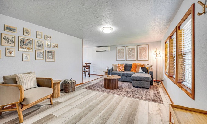 George Casa | 9 Mi to The Gorge: Updated Retreat w/ Yard!