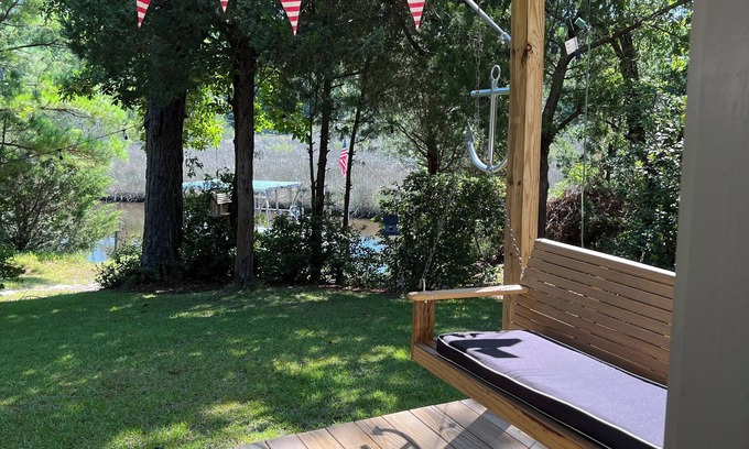Swansboro Casa | 9 miles to Emerald Isle. Quiet, quaint location. Bird watching @ Whippoorwill