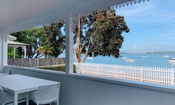 Russell Villa | 9 The Strand - New Pricing!