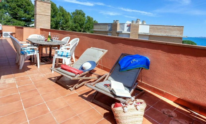 Llanca Apartamento | 90 m² Apartamento ∙ 3 habitaciones ∙ 6 huéspedes