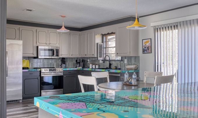 Pearl Casa | 90s themed, secret game room, basketball & pickleball court
