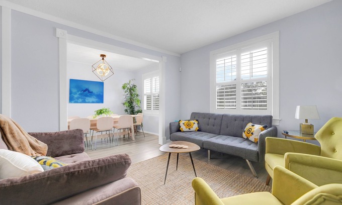 Southbank Casa | 917- Stylish, Pets OK, San Marco Near Hospitals