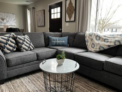 Mason Casa | 956 Olympia Drive Brand New Mason Home with Luxurious Finishes