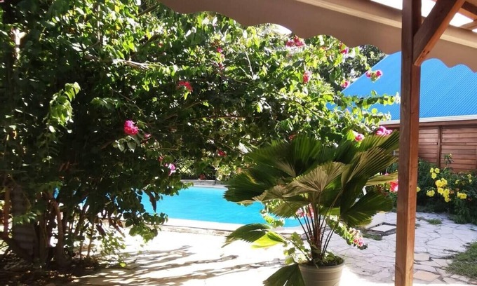 Saint-Charles Apartamento | 971F2-Gîte Sud-Ô-Naturel, "Mangue'Divine" pool view