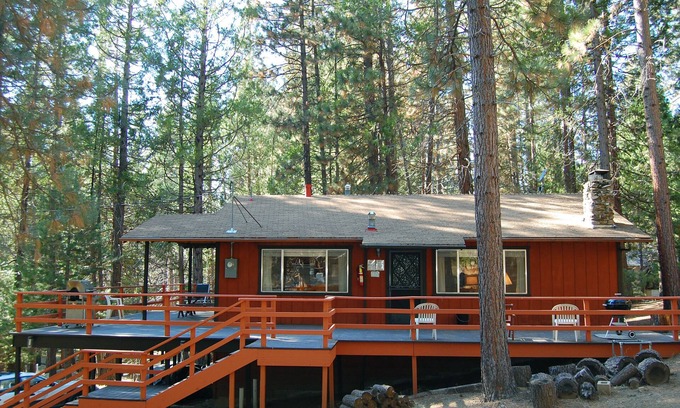 North Wawona Cabina | Deer Hollow - ¡Consigue tu naturaleza!