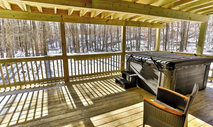 Hunter Casa | 9BR/5BR/Hottub/2 Saunas 6 min to Hunter on 30 private acres