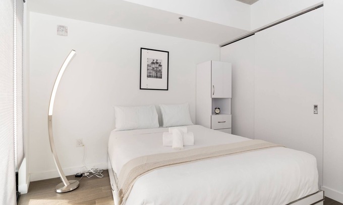 Downtown Winnipeg Condominio | A 2 BR Unit in the Iconic Glasshouse Skylofts (1905)