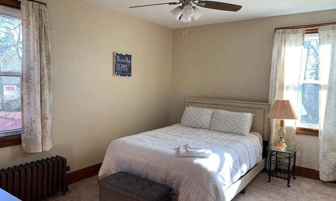 Norwood Casa | A#2 Charming Apt perfect 4 traveling professional