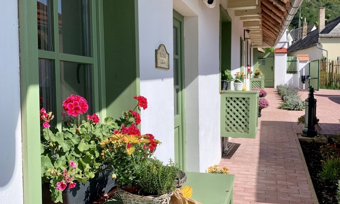 Pannonhalma Apartamento | A 200-year-old cottage fully renovated near the 1000-year-old Pannonhalma Abbey