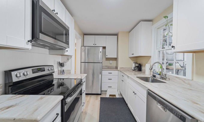 Bolivar Casa | A 3-bedroom house just a 20-minute walk from historic Harpers Ferry.