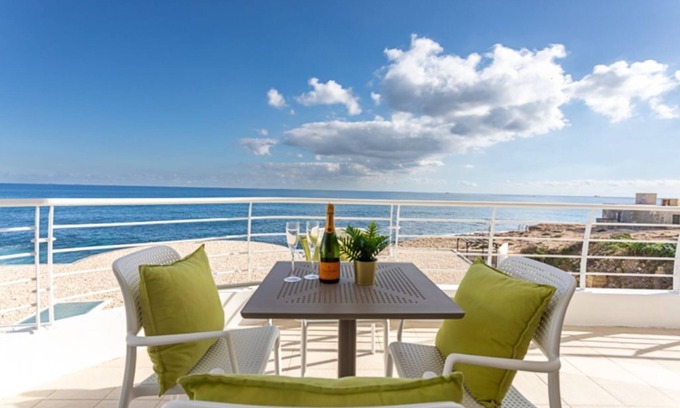 San Tumas Apartamento | A 3 marvellous 3 Bedroomed at the Waters Edge with use of two pools!