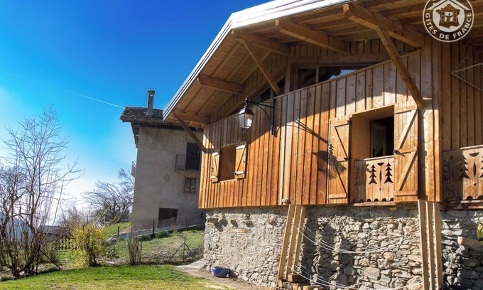 Montendry Casa | A 30km D'albertville et à 40km de Chambéry, Dominant le Val Gelon, Petite Vallée Située Entre le Par