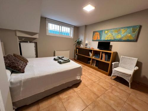 Hortaleza Casa | A 5 minutos de Ifema y 10 del aeropuerto, habitación y baño privado con entrada independiente