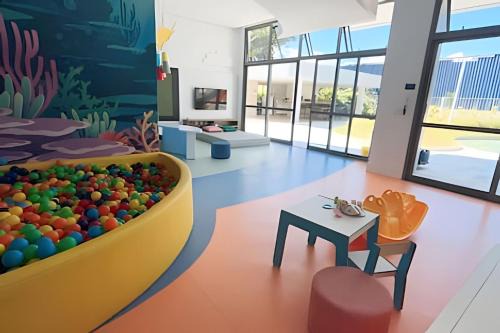 Vila Clais Apartamento | A 50m da Praia | Family Club | Centro de Bertioga