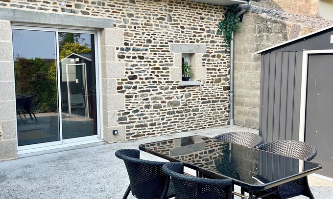 Saint-Georges-de-Grehaigne Casa | A beautiful escape from Mont-Saint-Michel