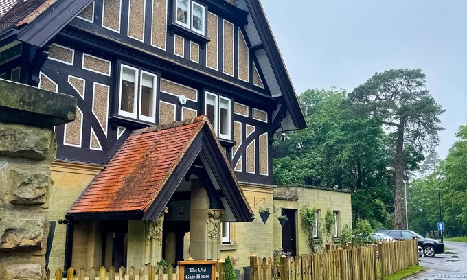 Royal Tunbridge Wells Casa | A beautifully renovated 5 Bedroom House with outdoor space and private Garden