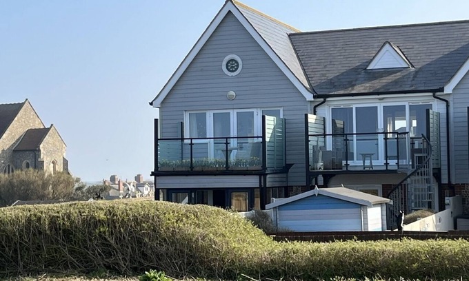 Mundesley Casa | A beautiful award winning upside down house with fabulous sea views