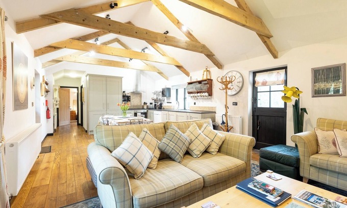 Eglwyswrw Cabaña | A beautiful converted Welsh barn perfect for two..