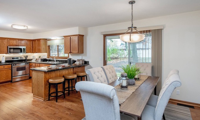Apple Valley Casa | A beautiful five-bedroom house is perfect for the entire family!