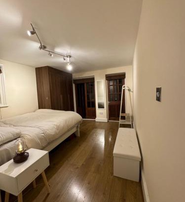 Vauxhall Casa | A beautiful room with a private garden