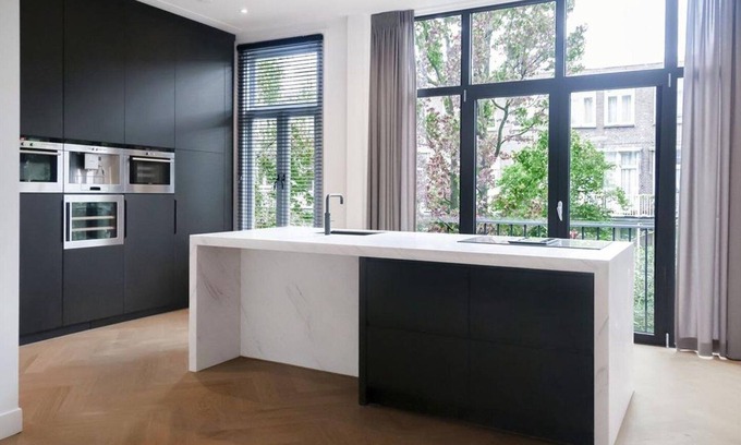Oud-Zuid Apartamento | A beautiful room with own bathroom and toilet in the city centre