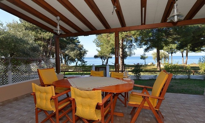 Skala Rachoniou Villa | ¡Una hermosa casa frente al mar, totalmente climatizada, ideal para sus vacaciones de verano!