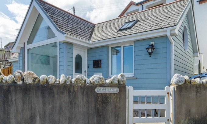 Maughold Apartamento | A beautiful seaside cottage on the north east coast of the Isle of Man, enjoying stunning coastal vi
