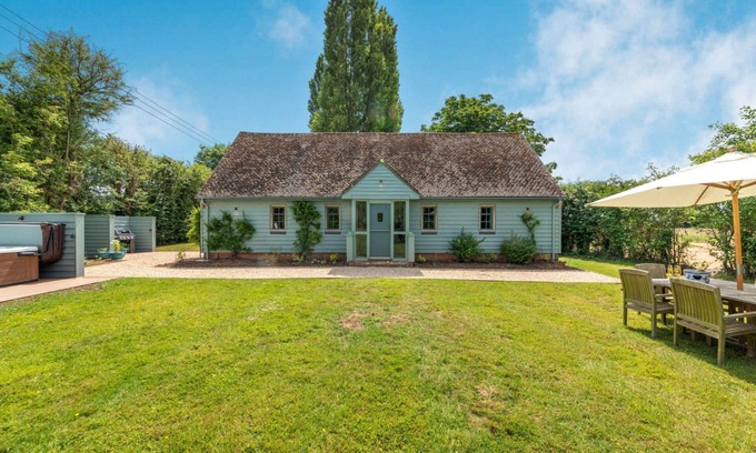 South Leigh Cabaña | Enchanting Cotswolds Cottage in Oxfordshire