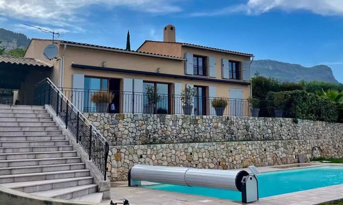 Le Bar-sur-Loup Villa | A Beautiful Villa Nested In The French Riviera