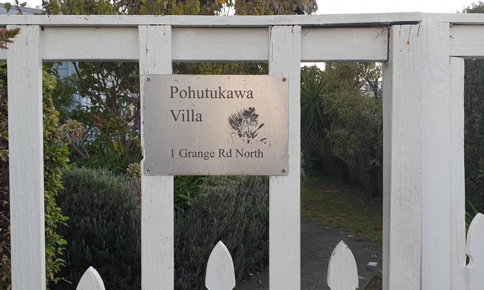 Haumoana Casa | Amplia Pohutukawa Villa