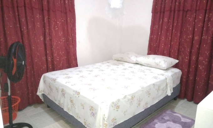 St. George's Apartamento | Un hermoso y bien amueblado apartamento independiente de 2 dormitorios y 1 baño.