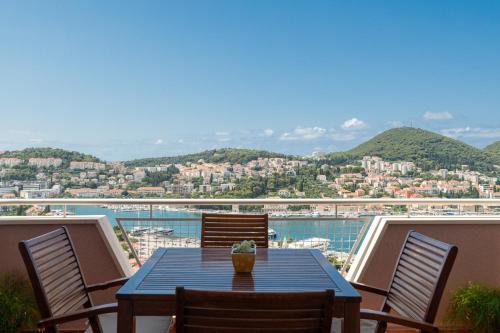 Gruz Apartamento | a BIT of paradise