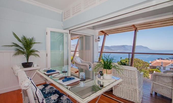 Simon's Town Casa | A Boat House