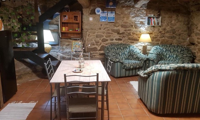 Castro Caldelas Casa | A Brava