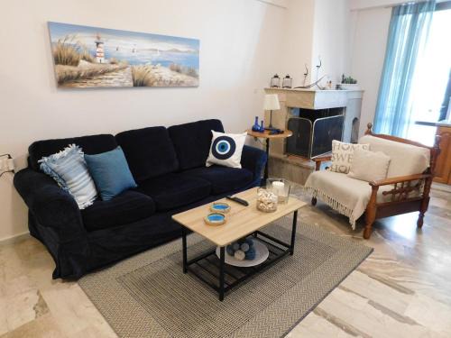 Paralio Astros Apartamento | A Bright Home Away From Home