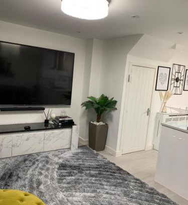 Stanford-le-Hope Apartamento | A BYK luxury modern home that sleeps 2 - 8 people