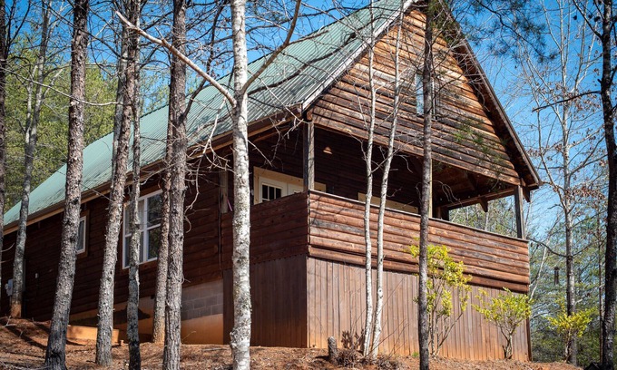 Mill Spring Cabina | Una cabaña en un lugar privado pero cerca de las actividades.
