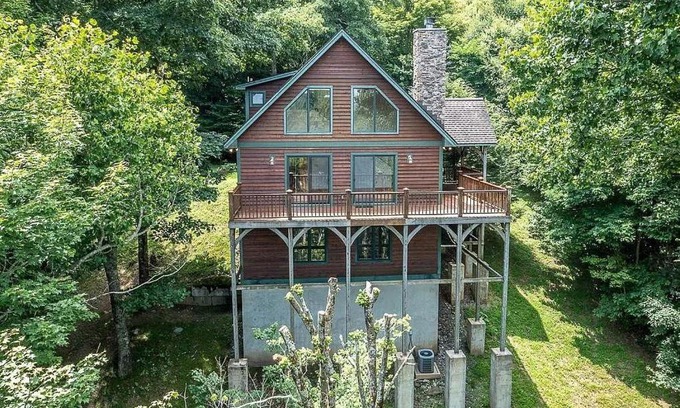 Boone Casa | A Change of Scenery at Yonahlossee