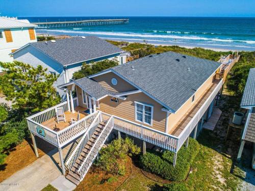 Topsail Beach Casa | A Charm of Finches