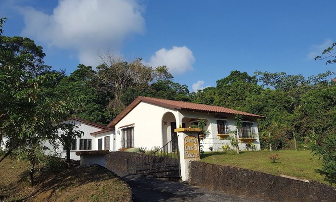 Arenal Casa | Una casa encantadora rodeada de hermosa naturaleza. Acogedor, limpio y totalmente equipado.