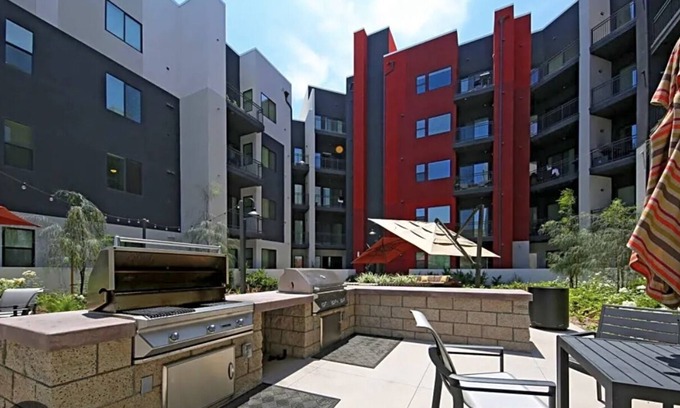 Warner Center Apartamento | A-Class Luxury 2 Bedrooms Apt in Woodland Hills CA