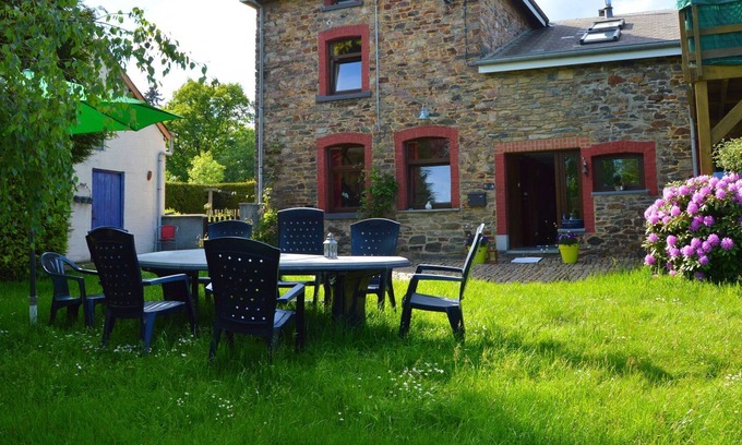 Montleban Casa | Casa Vacacional con encanto en Montleban con Jardín Privado