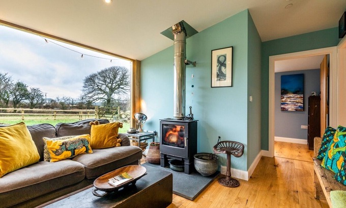 Newport Cabaña | A cosy cottage for 5 at the foothills of the Preseli Mountains