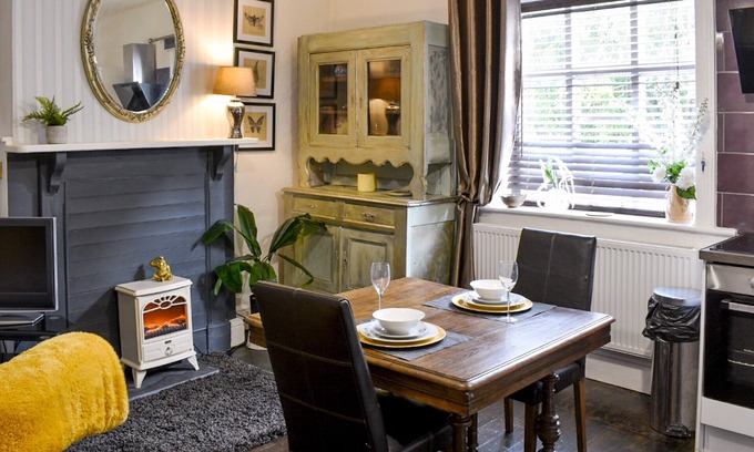 Newnham Cabaña | A cosy retreat within a substantial Georgian manor house.