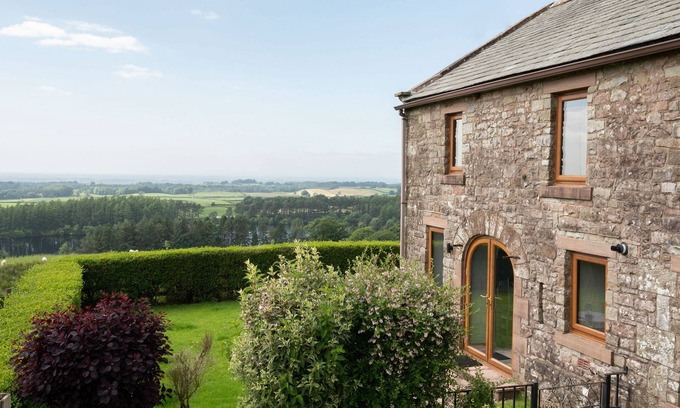 Castle Carrock Cabaña | A cottage that sleeps 4 guests in 2 bedrooms