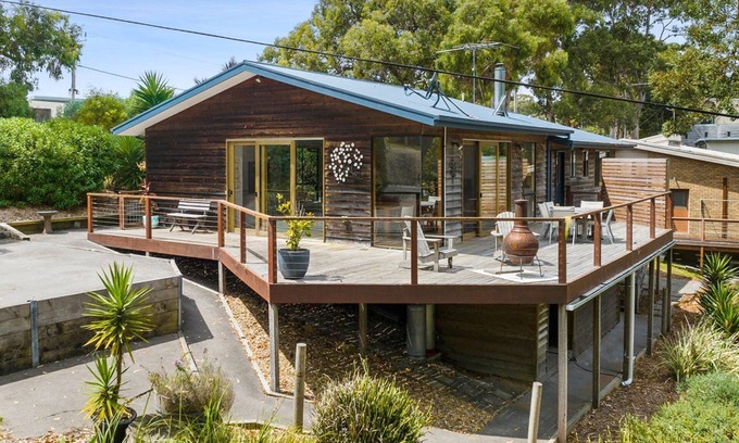 Lorne Casa | A Cozy 4BR Located in the Charming Coastal Town of Lorne