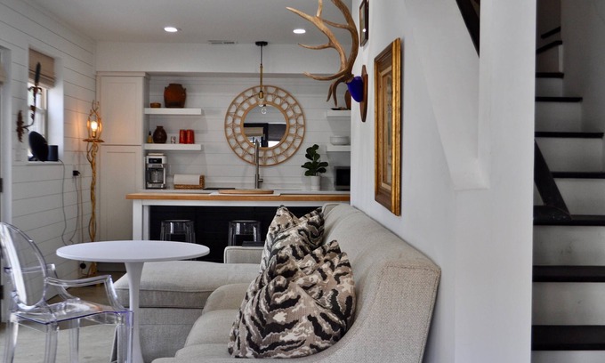 Charlotte Casa | A Cozy and Chic Studio