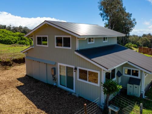 Hawi Casa | A Cozy Cabin In The Country