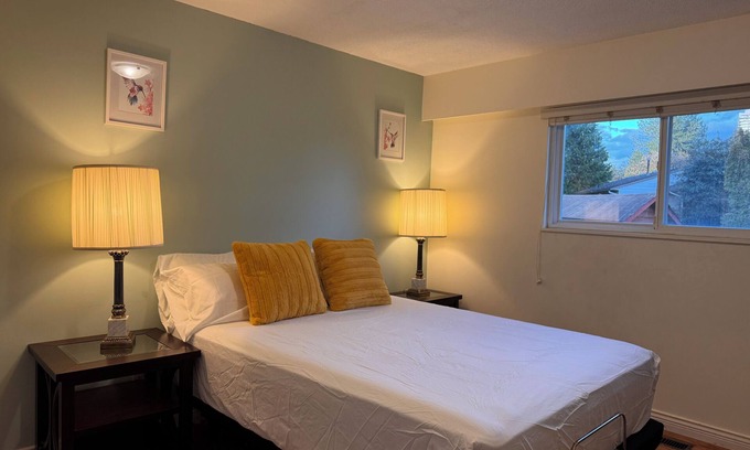 Delta Casa | A Cozy home, centrally located with free parking