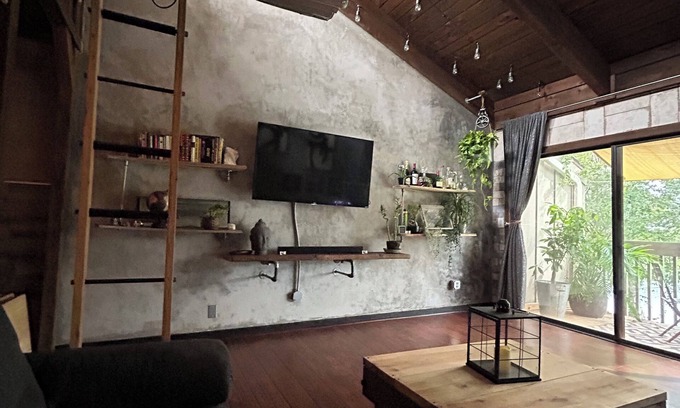 Kirkman South Condominio | A cozy rustic NYC inspired Loft located in the oasis of Orlando prime loaction